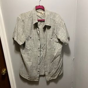 Size L gray short sleeve button up shirt PD&C